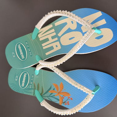 Tongs Havaianas décorées à la main