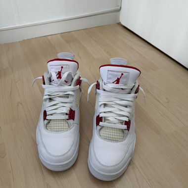 Jordan 4 Retro Rosso Metallico