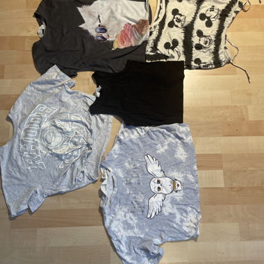 5 H&M T-Shirts
