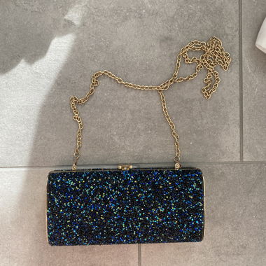 Pochette pailletée bleu noir