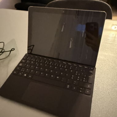 Microsoft Surface Go Laptop, Tastatur und Kabel