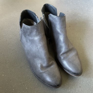 Bottines en cuir véritable grises