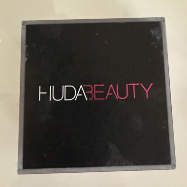 Poudre Libre Huda Beauty - Cherry Blossom Cake