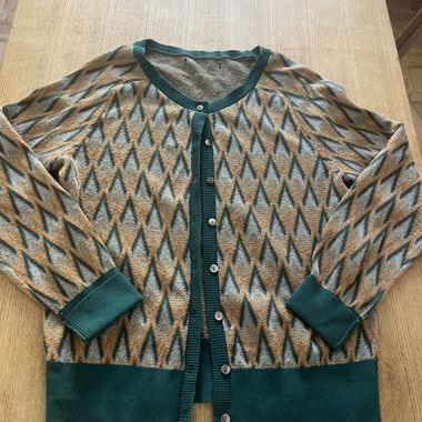 Gemusterte Strickjacke