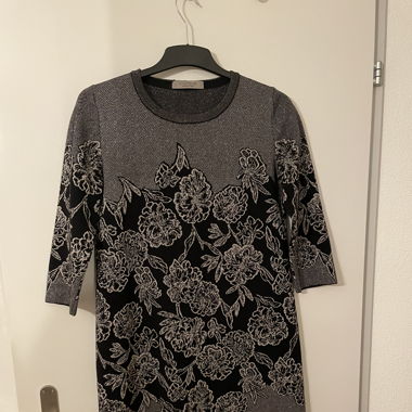 Tolles Kleid von D. Exterior