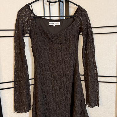 Robe en dentelle noire Bershka