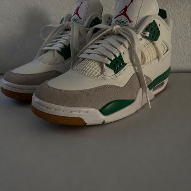 Air Jordan 4 Pine Green SB