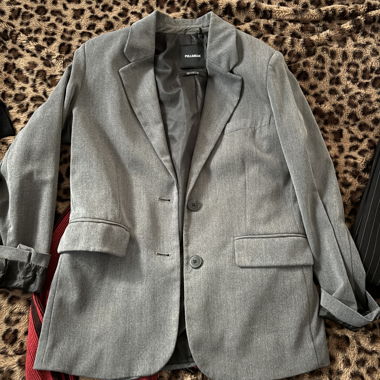 Oversized grey blazer