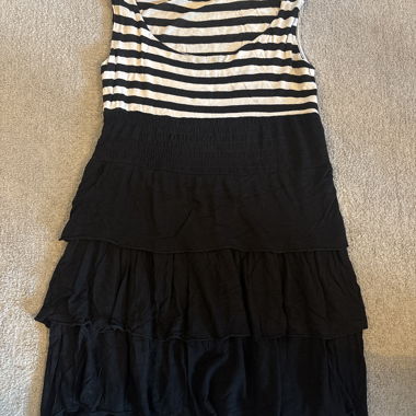 Gestreiftes Trägerkleid