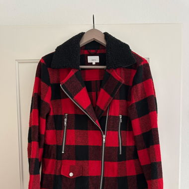 Kurze Übergangsjacke aus Wolle