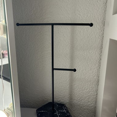 verschiedene Schmuckständer