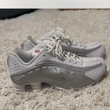 Nike Shox R4