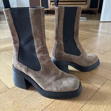 Braune Wildleder-Boots Vagabond