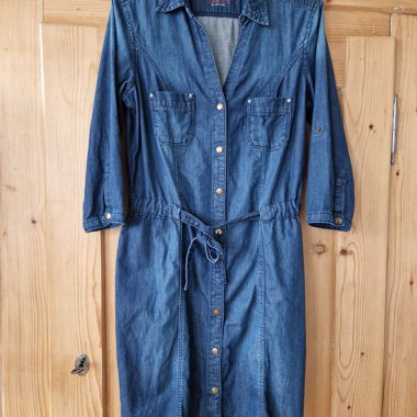 lässiges Jeanskleid