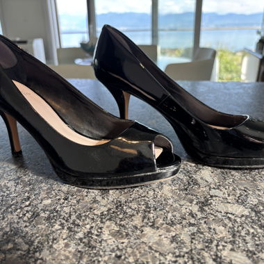 Escarpins vernis noirs Vince Camuto, 40