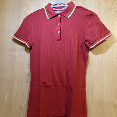 Polo a coste rossa
