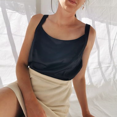 Glamouros black basic vintage top
