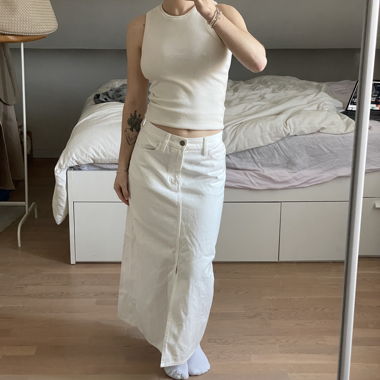 white denim skirt