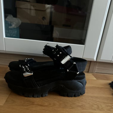 Schwarze Plateau-Sandalen, Grösse 38