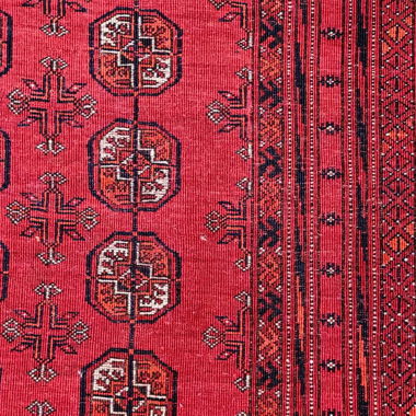 Roter Orientteppich mit Muster