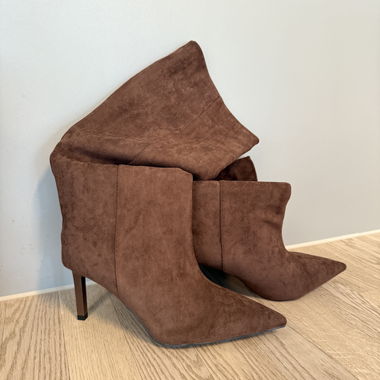 Stivali con tacco - marrone