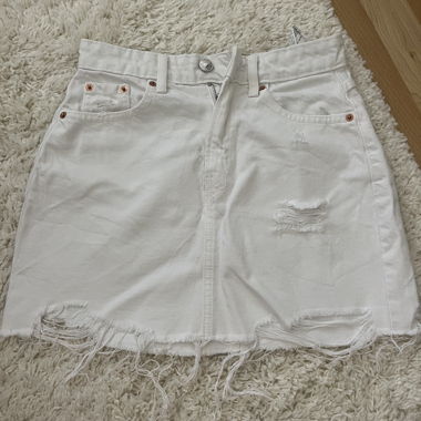 Jupe mini en jean blanche Stradivarius Gr. 32
