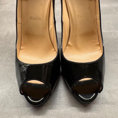Christian Louboutin black patent heels 40