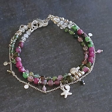 Bracelet unique en tourmaline grenat, trois rangs en argent