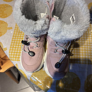 Bench winter boots