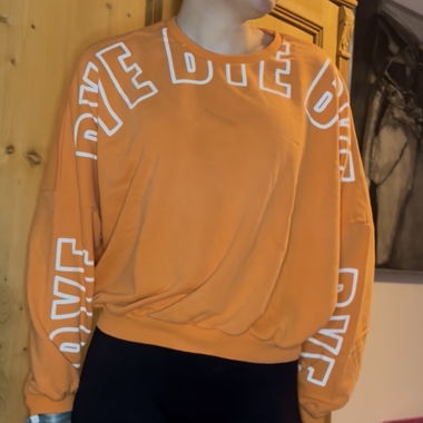 Sweatshirt