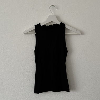 black tank top