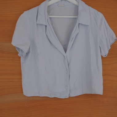 Brandy Melville / Kurze Hemdbluse