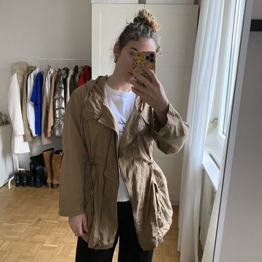 Beige hooded jacket with drawstring