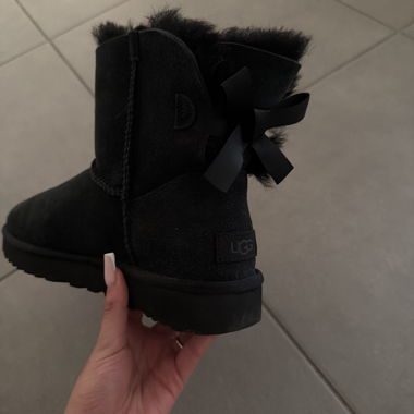ugg noir