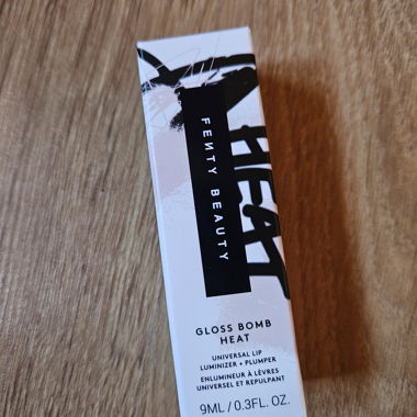 Gloss Bomb Heat Fenty Beauty Hot Cherry
