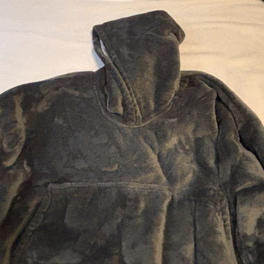 GROS Hoodie aus schwarzem Fleece