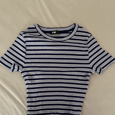 Hell- und Dunkelblaues Crop-Top