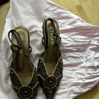 Talons bruns