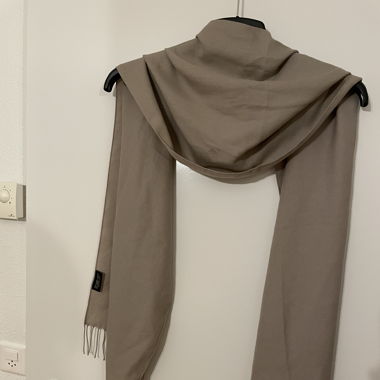 Weicher Schal beige 70% Wolle 30% Seide