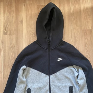 Nike Tech Noir et Gris