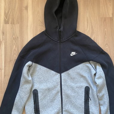 Nike Tech Noir et Gris