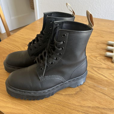 Dr. Martens VEGAN taille 38