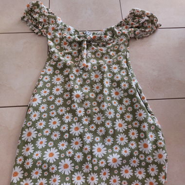Blumenkleid mit Puffärmeln
