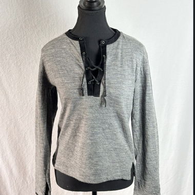 Top grigio a maniche lunghe con lacci Yasuyuki Ishii