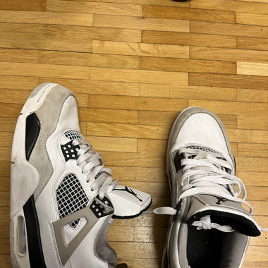Jordan 4