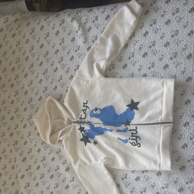Zip up star girl 