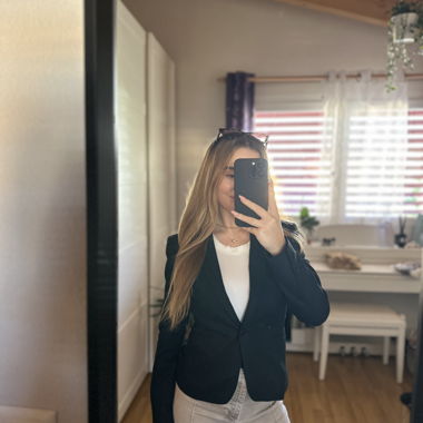 Blazer noir H&M - Élégance intemporelle