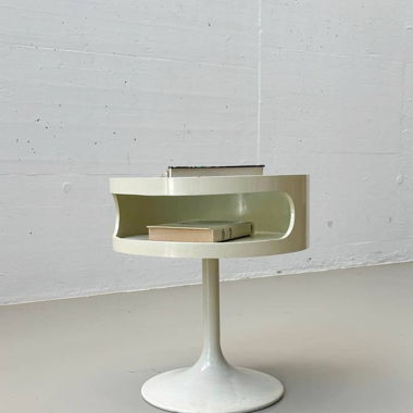Design-Beistelltisch Luna von Opal Kleinmöbel