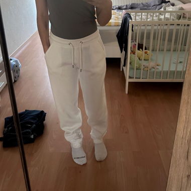 weisse jogginghose