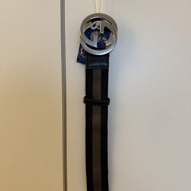Cintura in pelle Gucci con fibbia doppia G